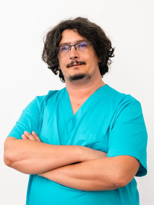 Luca Lois, Kinetoterapeut, Atlas Child Development Center